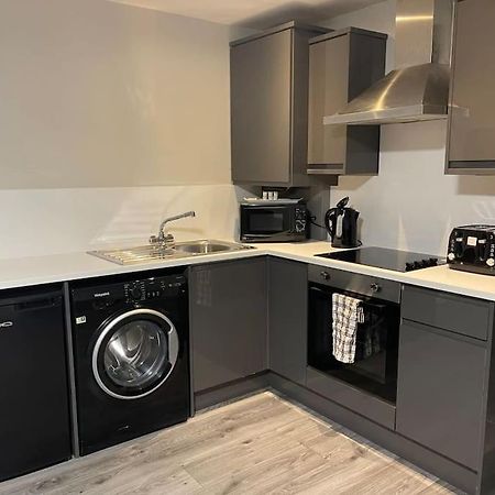 Hosted By Ryan - 2 Bedroom Apartment リヴァプール エクステリア 写真