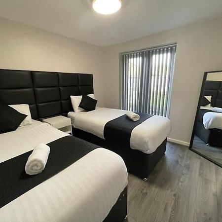 Hosted By Ryan - 2 Bedroom Apartment リヴァプール エクステリア 写真